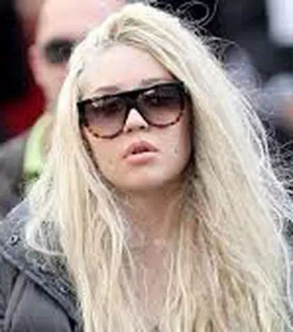 Amanda Bynes ar putea fi internată până în 2015