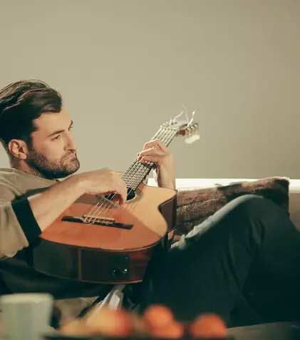 Ce romantic e Smiley în videoclipul „I wish”: „Fiecare om are iubirile lui secrete”