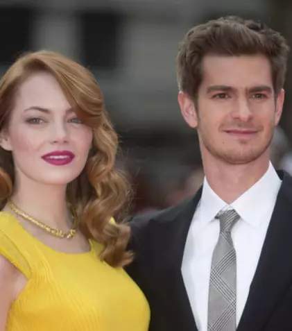Emma Stone şi Andrew Garfield vor să facă nunta la vară