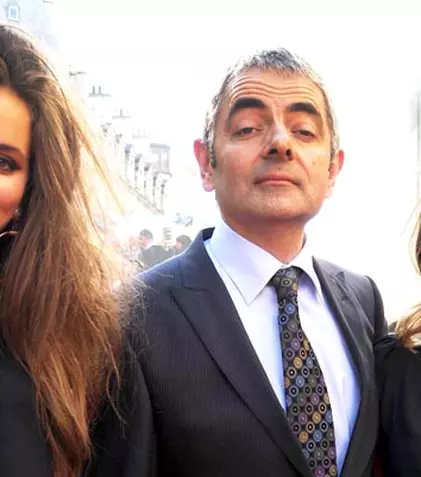 Fiica lui Rowan Atkinson se lansează în muzică