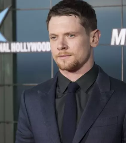 Jack O’Connell va fi Alexander McQueen pe marele ecran