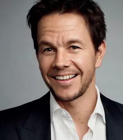 Pentru „Transformers: The Last Knight”, Mark Wahlberg îşi începe ziua la ora 02.00