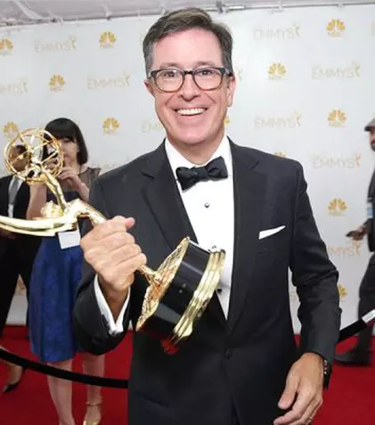 Stephen Colbert va prezenta Premiile Emmy 2017