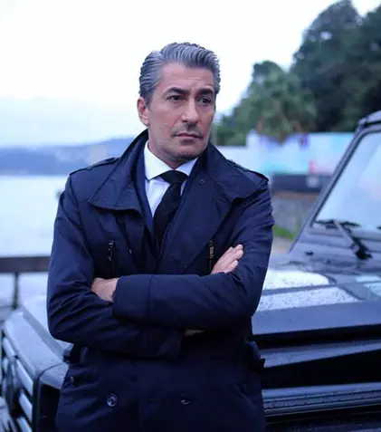 Actorul din „Furtună pe Bosfor”, Erkan Petekkaya, răspunde acuzațiilor legate de alcool: „Nu am fost niciodată alcoolic. Am băut ca toată lumea”