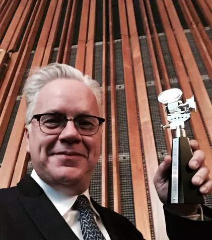 Tim Robbins va juca într-un nou serial HBO. O are parteneră pe Holly Hunter