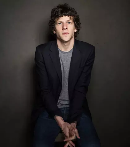 Jesse Eisenberg („Now You See Me: Jaful perfect”) a devenit tătic