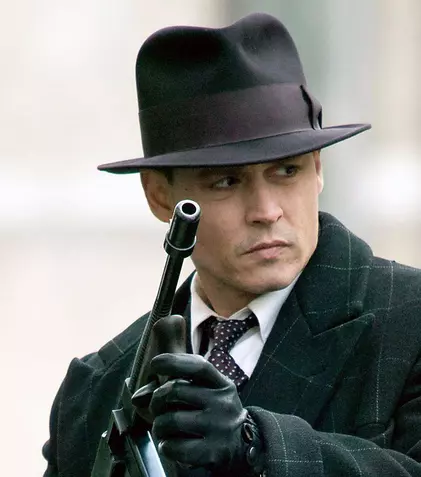 Recomandarea TVmania pentru seara de luni, 13 noiembrie: „Inamicii publici” cu Johnny Depp și Marion Cotillard
