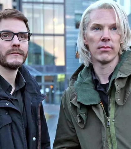 Recomandarea TVmania pentru seara de luni, 8 ianuarie: „WikiLeaks: A cincea putere în stat” cu Benedict Cumberbatch și Daniel Brühl