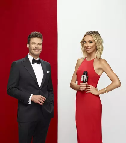 Postul E! difuzează „Live from the red carpet”, la a 61-a ediție a premiilor Grammy