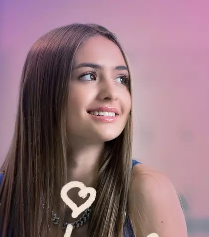 Iuliana Beregoi, vocea generației Z, lansează un nou single scris de Irina Rimes: „Ne iubim”