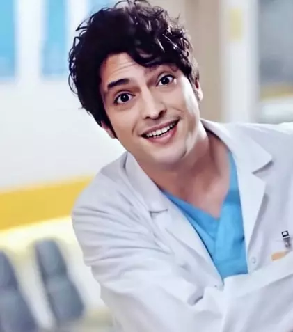 Taner Ölmez, actorul din „Doctorul minune”, va deveni tată! Soția lui, Ece Çeşmioğlu, este însărcinată