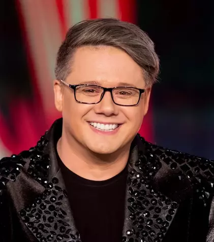 Program TV Revelion TVR 2. Paul Surugiu Fuego prezintă „Ce seară minunată!”, la Circul Metropolitan București