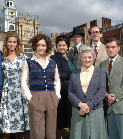 Epic Drama aduce în premieră ultimele trei sezoane din „Miss Marple”. Ce actor celebru are o apariție specială