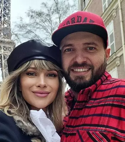 Lora și iubitul ei, Ionuț Ghenu, au amânat din nou nunta. Care este motivul