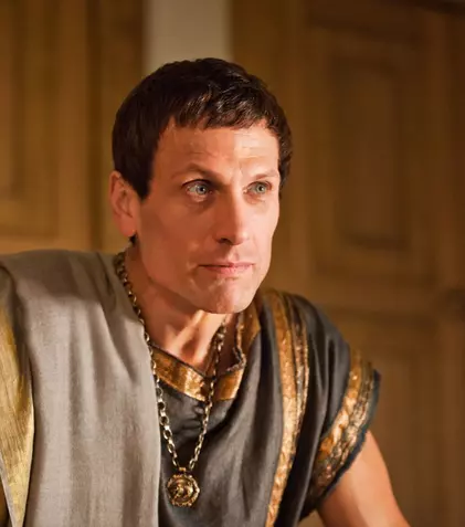 Un actor din serialul Lord of „The Rings: Rings of Power” vine la Comic Con 2022 în București