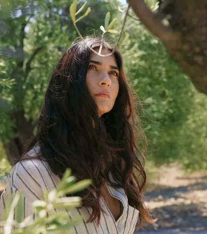 Tuba Büyüküstün, actrița din „Fiica ambasadorului”, joacă într-un serial de succes pe Netflix