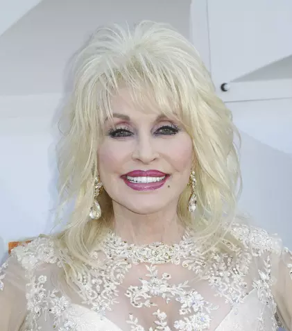 Casa lui Dolly Parton a fost vândută după 12 ani pe piață. Cum arată vila