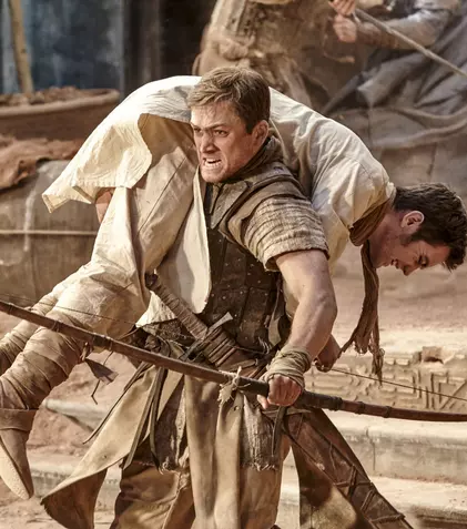 Filme la TV azi, 11 octombrie: „Robin Hood: Origini”, „Străinul”, „Despre dragoste și alte aiureli”, „Elvis”