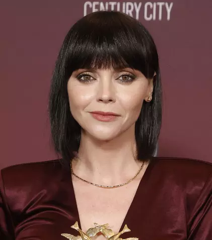 Christina Ricci își critică alegerile vestimentare din adolescență. „Eram un dezastru total” 