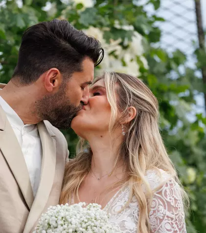 Smiley și Gina Pistol au publicat prima imagine cu fiica lor de la nuntă. Cum a fost îmbrăcată Josephine