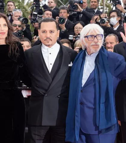 Johnny Depp, primit cu ovații la Cannes 2023. Filmul în care îl joacă pe Ludovic al XV-lea a deschis celebrul festival de film
