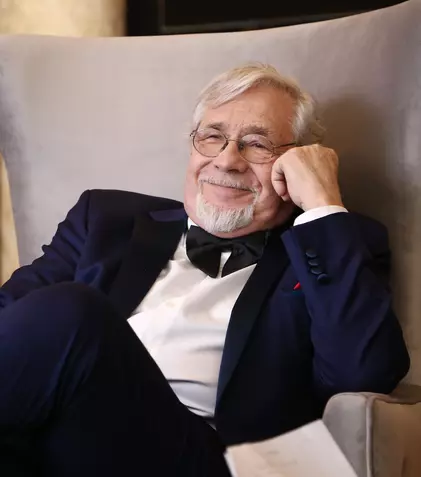 Sergiu Cioiu, invitat special în serialul „Lasă-mă, îmi place! Camera 609”, de la Antena 1. Ce rol va juca