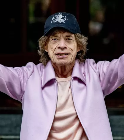 Mick Jagger s-a logodit în secret cu iubita cu 44 de ani mai tânără. Artistul este tată a 8 copii din relații diferite