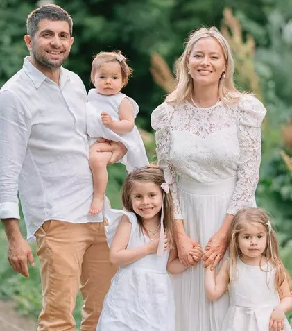 Cine este Cosmin Curticăpean, soțul Laurei Cosoi. Povestea lui, în contextul în care vor deveni părinți pentru a cincea oară în 2026