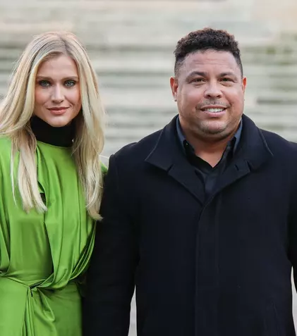 Ronaldo s-a căsătorit cu modelul Celina Locks. Fostul fotbalist brazilian face nuntă cu 400 de invitați