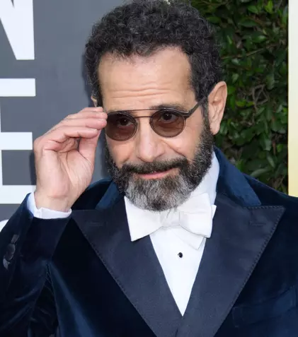 Tony Shalhoub redevine Monk. Au apărut primele imagini din filmul „Mr. Monk’s Last Case: A Monk Movie”
