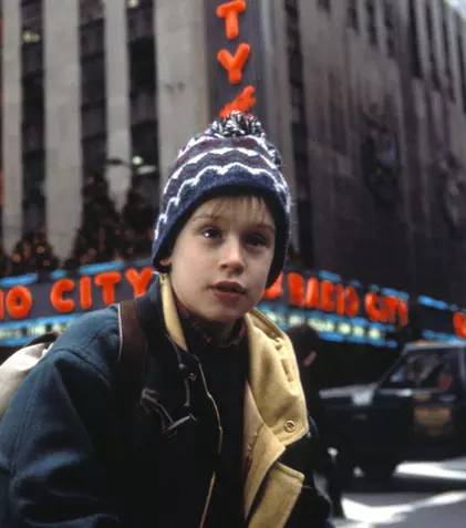 Filme la TV azi, 23 decembrie 2023: „Singur acasă 2 - Pierdut în New York”, „Regina deșertului”, „Mă dau în vânt după cumpărături”, „Doamna Doubtfire, tăticul nostru trăsnit”