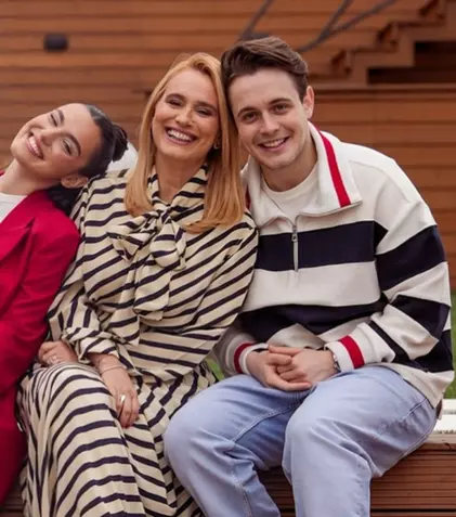 Aris Eram, clip viral despre casa Andreei Esca! Ce se află pe „peretele de onoare” al vedetei Pro TV și ce obiecte ține în sufragerie