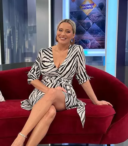 Laura Cosoi, schimbare radicală de look. Cum arată după ce a renunțat la blond și și-a făcut breton