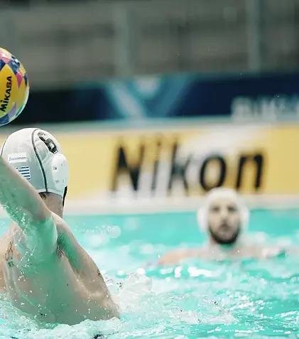 TVR 1 transmite Campionatul Mondial de natație. Cine sunt cei opt sportivi români care participă la competiția de la Doha