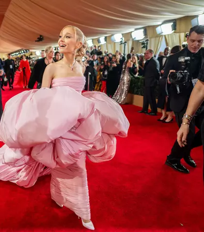 Cele mai neinspirate ținute de la gala Premiilor Oscar 2024. Ariana Grande a atras toate privirile