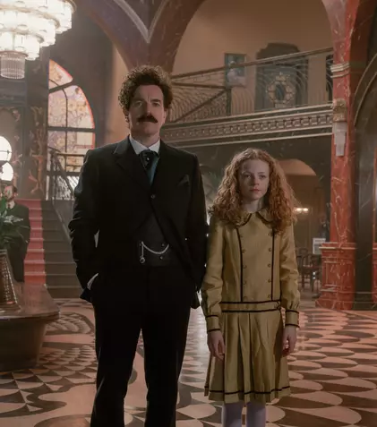 „Un gentleman la Moscova”, tot ce trebuie să știți despre serialul de le SkyShowtime. Premieră, poveste, distribuție, trailer