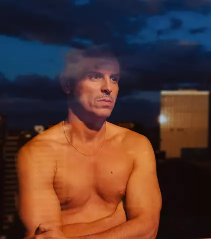 „Străini cu toții” s-a lansat pe Disney Plus. Tot ce știm despre filmul cu Andrew Scott, Paul Mescal, Jamie Bell și Claire Foy. Poveste, trailer