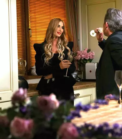 „Complotul bonelor” a intrat pe Netflix. Ce știm despre filmul românesc cu Anamaria Prodan și Cristi Iacob