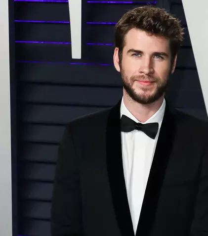 Primele imagini cu Liam Hemsworth în rolul lui Geralt din Rivia, din „The Witcher”, sezonul 4