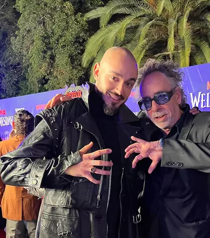 Victor Dorobanțu, detalii din culisele serialului „Wednesday”, sezonul 2. Cum s-a înțeles cu Jenna Ortega și Catherine Zeta-Jones