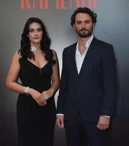 Esra Bilgiç și Birkan Sokullu, pe care îi vedeți la Netflix, au un nou proiect împreună. Primele informații