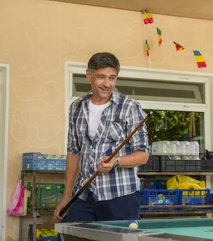 Cine este Bogdan Albulescu din „Iubire cu parfum de lavandă”. A fost căsătorit cu o actriță celebră