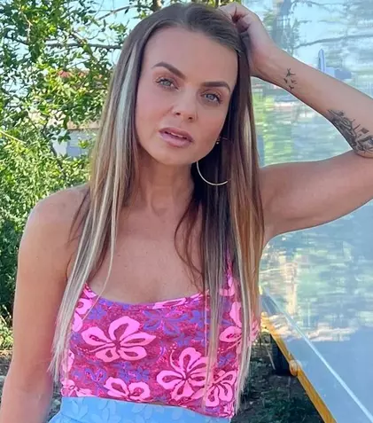 Cătălina Grama a revenit la culoarea care a consacrat-o și la personajul din „Clanul”. Actrița filmează pentru „Tătuțu”. Imagini din culise