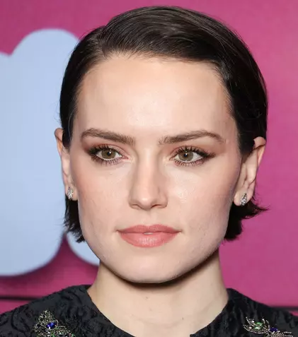 Daisy Ridley a aflat că suferă de boala Basedow-Graves. Ce a spus actrița din „Stars Wars” despre diagnostic