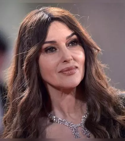 Léonie Cassel nu-și dorește o viață în lumina reflectoarelor. Fiica Monicăi Belluci a împlinit 15 ani și a moștenit farmecul actriței