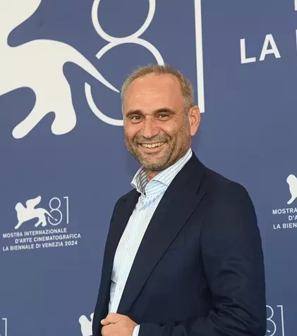 Ce ne-a povestit Adrian Văncică despre bucuria de-a juca în „Anul Nou care n-a fost”. „În film sunt multe momente care sunt colosale”. EXCLUSIV