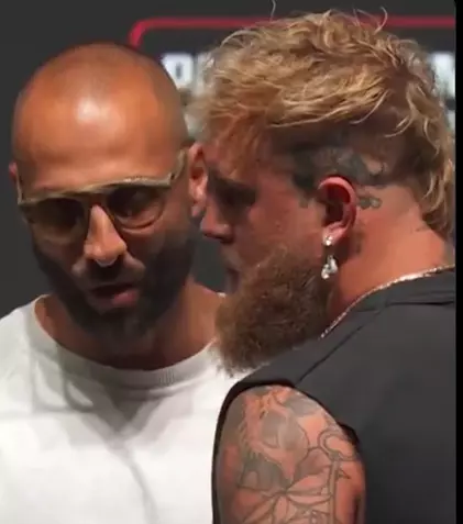 Mike Tyson și Jake Paul se întâlnesc în ring. Când începe și cum poți vedea online meciul exploziv de box