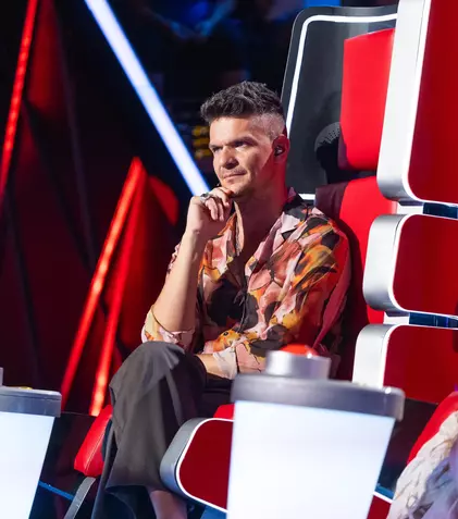 Tudor Chirilă, salvat de câinele Rex în episodul de aseară de la „Comisarul Rex”, de la TVR 2. Cum arăta actorul acum 23 de ani