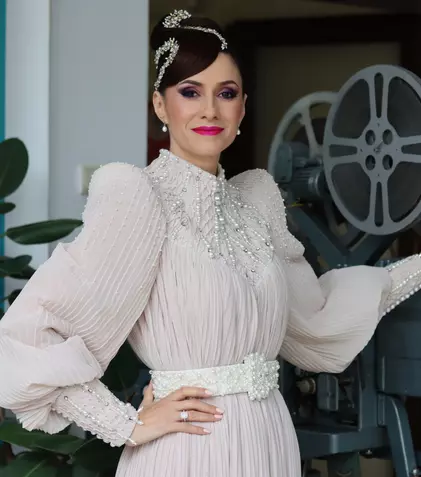 EXCLUSIV Iuliana Tudor aniversează 25 de ani la TVR cu o gală specială de Sărbători. Cum arăta vedeta la lansare