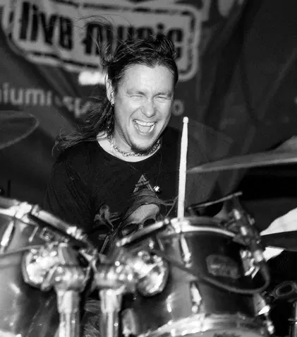 Nicu Sârghea, toboșarul trupei Vunk, a murit la 48 de ani. Mesajul transmis de Cornel Ilie